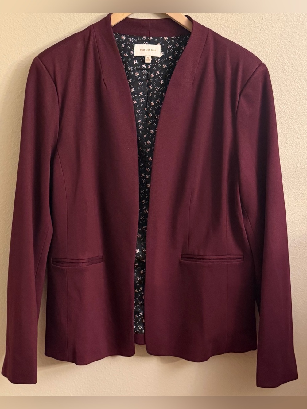 Skies Are Blue Collarless Open Blazer in Burgundy